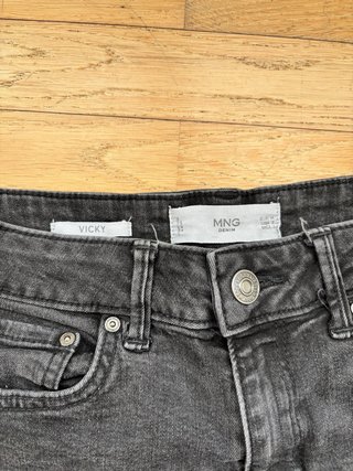Pantalón corto vaquero negro