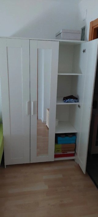 Armario Ikea 3 puertas con espejo