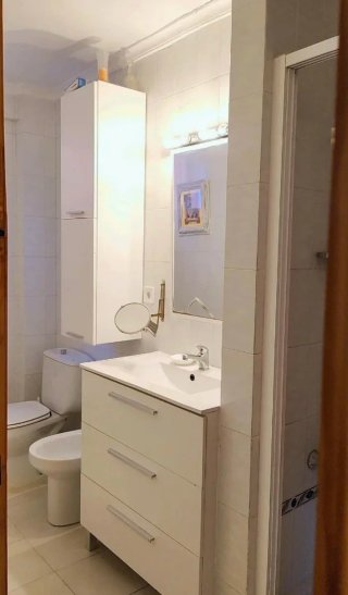 Se alquila habitación