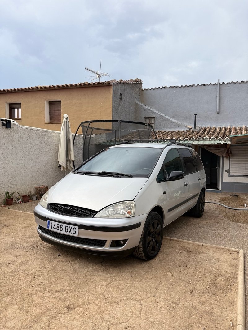 Ford Galaxy 2002 - foto 1
