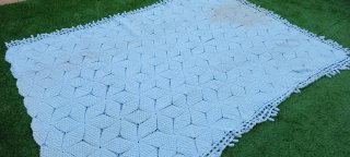 Colcha de ganchillo artesanal blanca