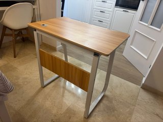 Escritorio madera y metal