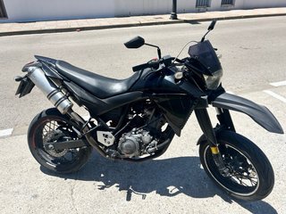 Yamaha XT660X Supermotard Negra