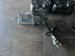 Consola PS3 Sony 320GB Negra + Accesorios