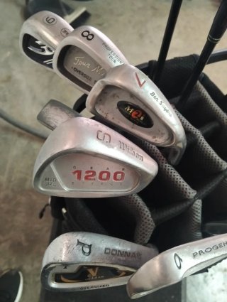 Bolsa de golf Cleveland  con juego de palos