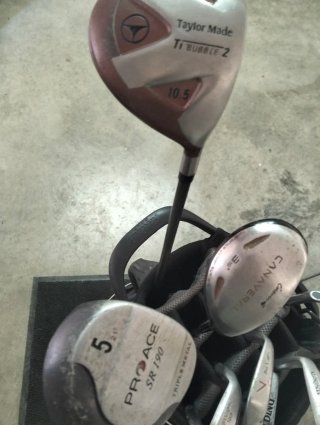 Bolsa de golf Cleveland  con juego de palos