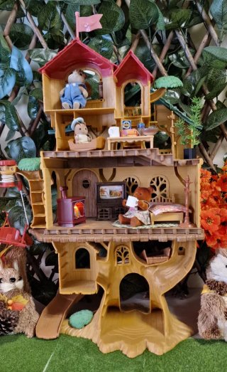 Casa árbol y cabaña del lago Sylvanian Families