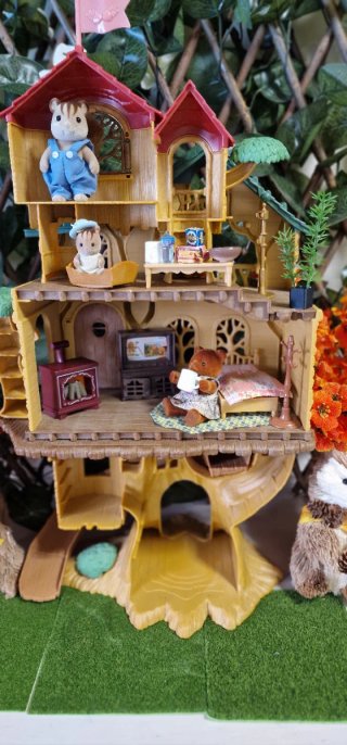 Casa árbol y cabaña del lago Sylvanian Families