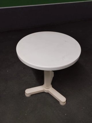 Mesa redonda de plástico blanca
