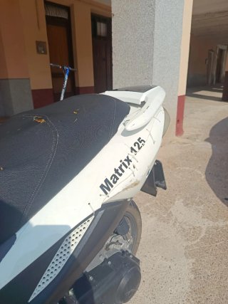 Riya Matrix 125 Scooter Blanca