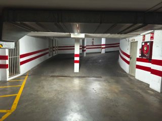 Plaza de garaje junto al Vial Norte