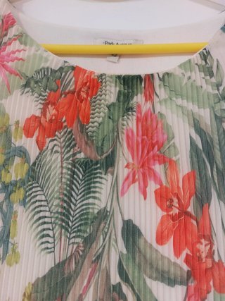 Blusa floral ligera muy cómoda