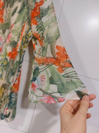 Blusa floral ligera muy cómoda