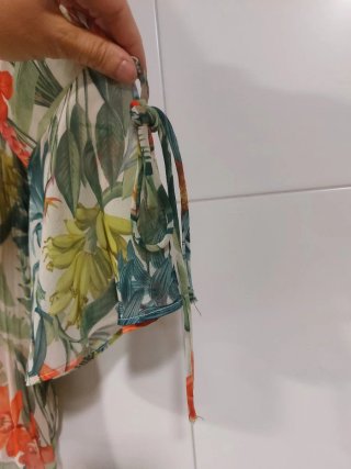 Blusa floral ligera muy cómoda