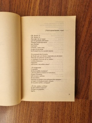 Nueve futuros.  Libro