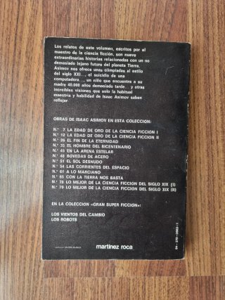 Nueve futuros.  Libro