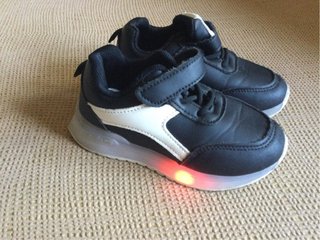 zapatillas niño con luces T. 25