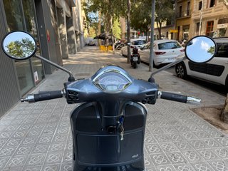 Vespa GTS125 ABS ASR 2017, 6.600km, siempre garaje