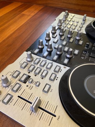DJ Hercules DJ Console 4-Mx