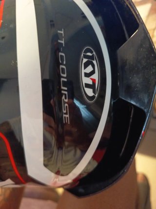 Casco Kyt Deportivo con Visera Oscura