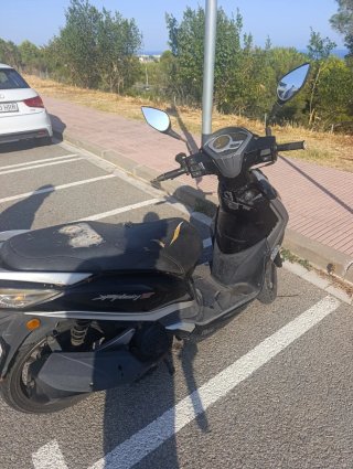 Symphony 125 ST Scooter Negra