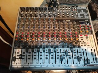 Etapa Potencia Behringer + Mesa Mezclas