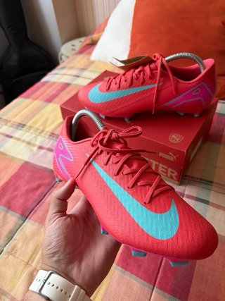 Botas de fútbol Nike Mercurial rosas