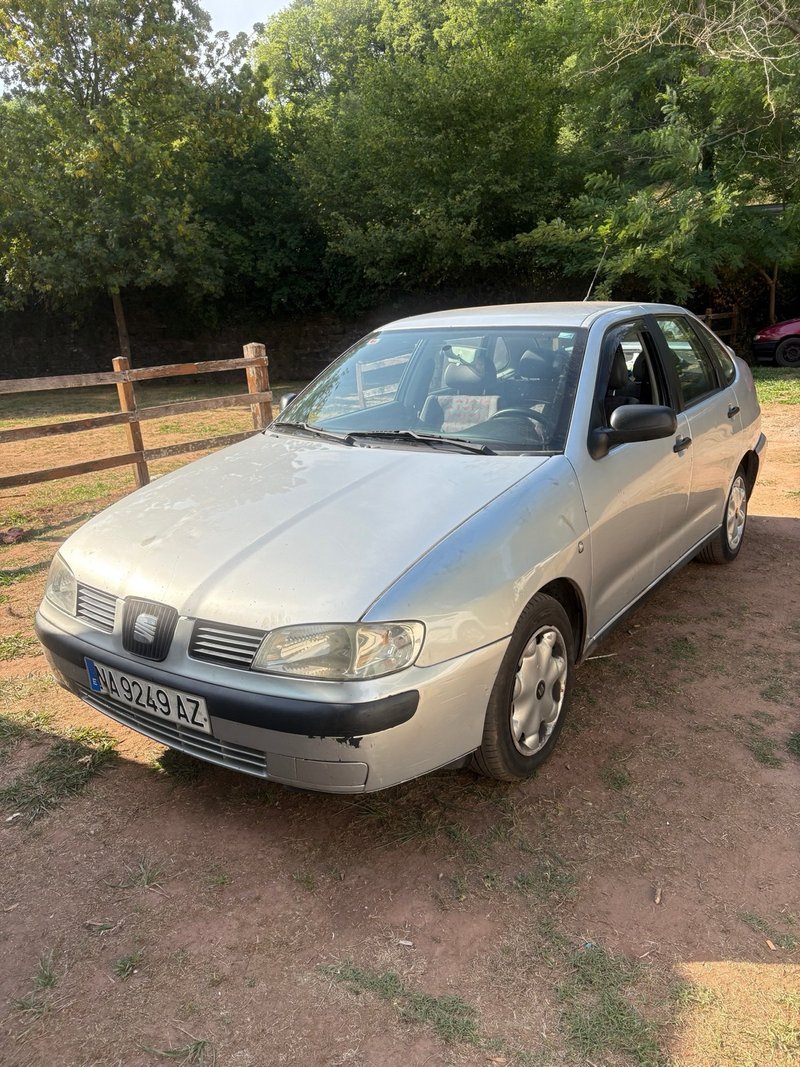 SEAT Cordoba 1999 - foto 1