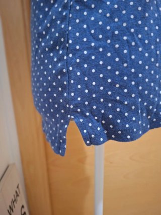 Camiseta C&A lunares azul talla L,nueva.