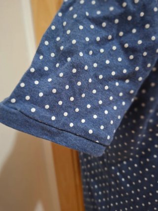 Camiseta C&A lunares azul talla L,nueva.