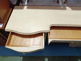 ESCRITORIO CLÁSICO VINTAGE DOBLE CAJONERA