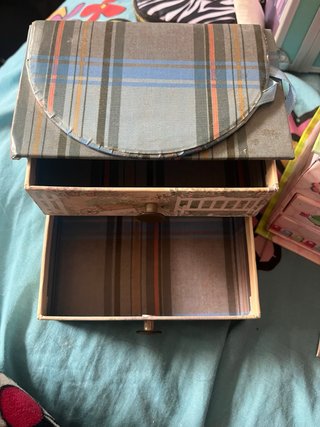 Joyero de diseño a cuadros