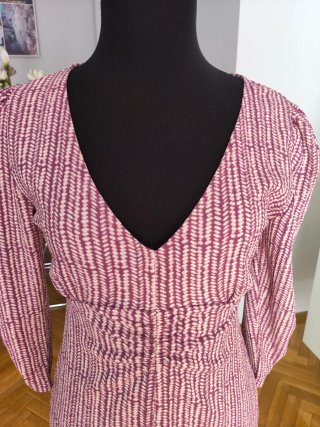 Vestido midi estampado rosa y beige
