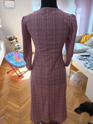 Vestido midi estampado rosa y beige
