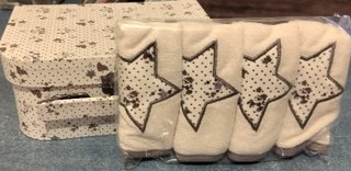 Baberos en cofre de regalo