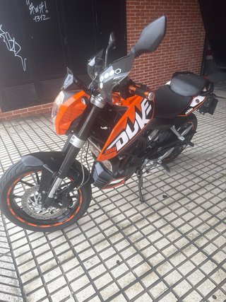 Cambio moto KTM Duke 200 por coche pequeño