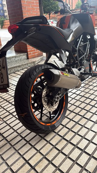 Cambio moto KTM Duke 200 por coche pequeño