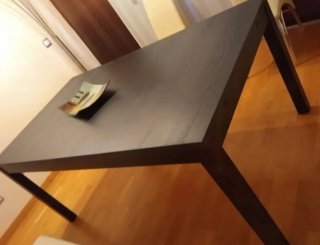 Mesa extensible madera de fresno y pino marrón.