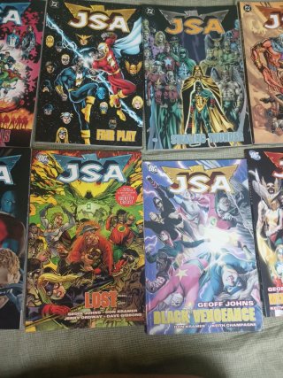 11 Comics tapa blanda JSA INGLES buen estado
