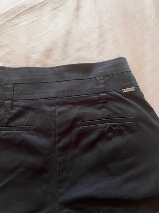 Pantalón corto negro Stradivarius T.34