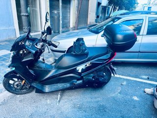Moto Eléctrica Scooter Boreal Negra y turquesa