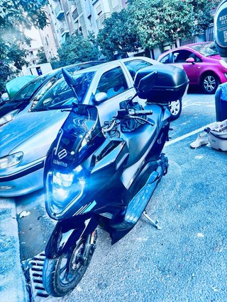 Moto Eléctrica Scooter Boreal Negra y turquesa