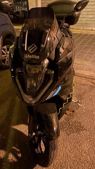Moto Eléctrica Scooter Boreal Negra y turquesa