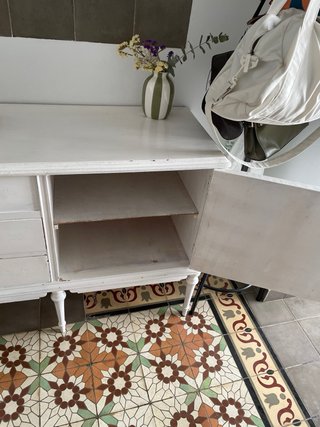 Aparador blanco madera y mimbre
