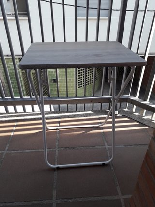 Mesa plegable madera gris patas metal