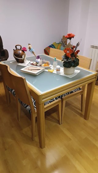 Set mueble grande, mesa y sillas de salon.