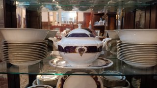Vajilla alemana porcelana azul y dorada