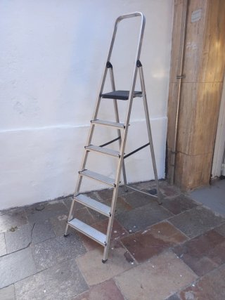 Escalera aluminio 6 peldaños 80mm