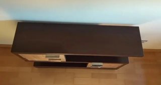 Mueble de entrada moderno de madera maciza.