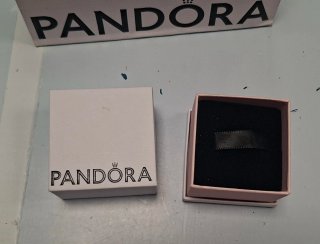 Caja Pandora
